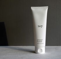 107 ONEOSEVEN Oil in Gel Cleanser 107 ONEOSEVEN Oil in Gel Cleanser