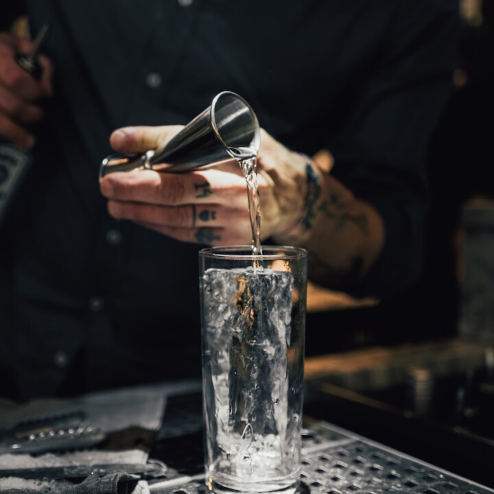 Bartender (Bartender)