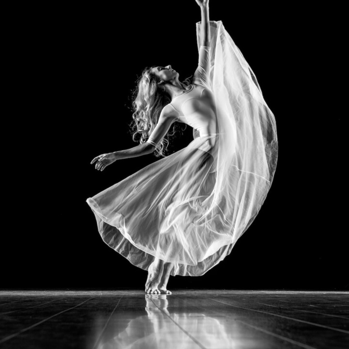 Dancer (Penari)