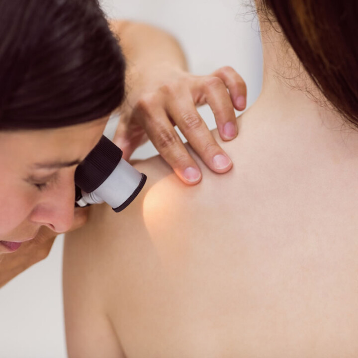 Dermatopathologist (Dermatopatolog)